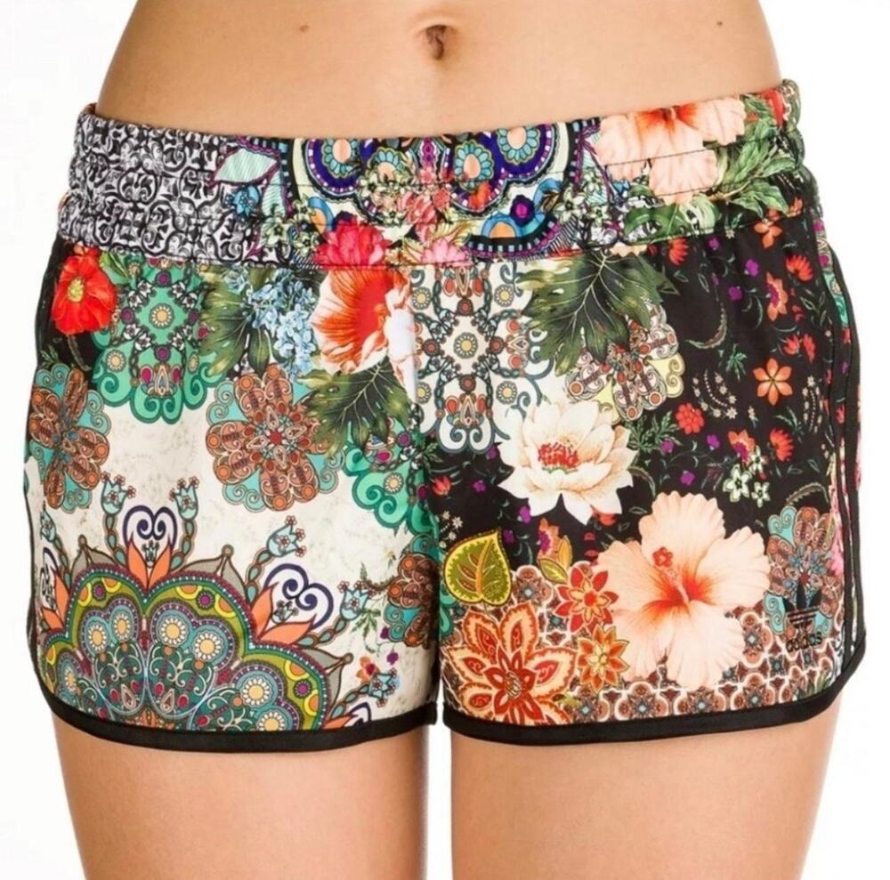 Adidas x Farm Rio Jardim Agharta Shorts Black Floral size Medium